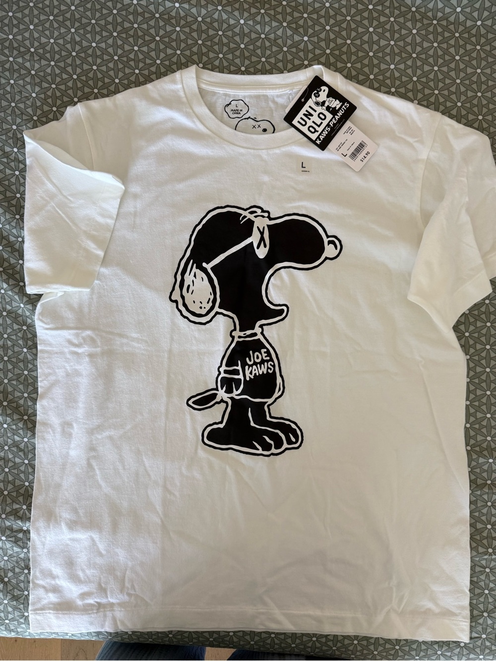 Uniqlo White Men’s Tee with Black Joe Kaws Snoopy Graphic